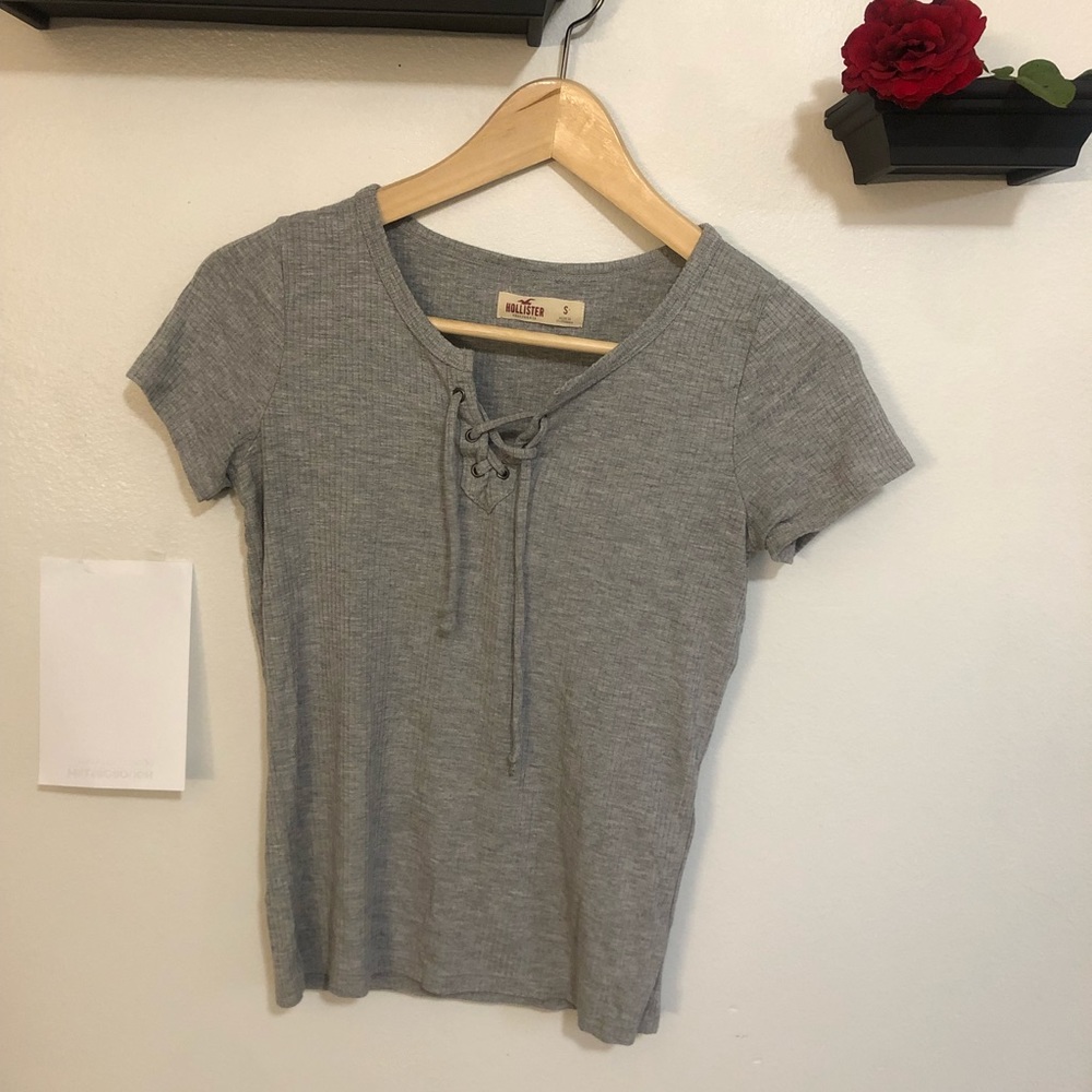Top HOLLISTER